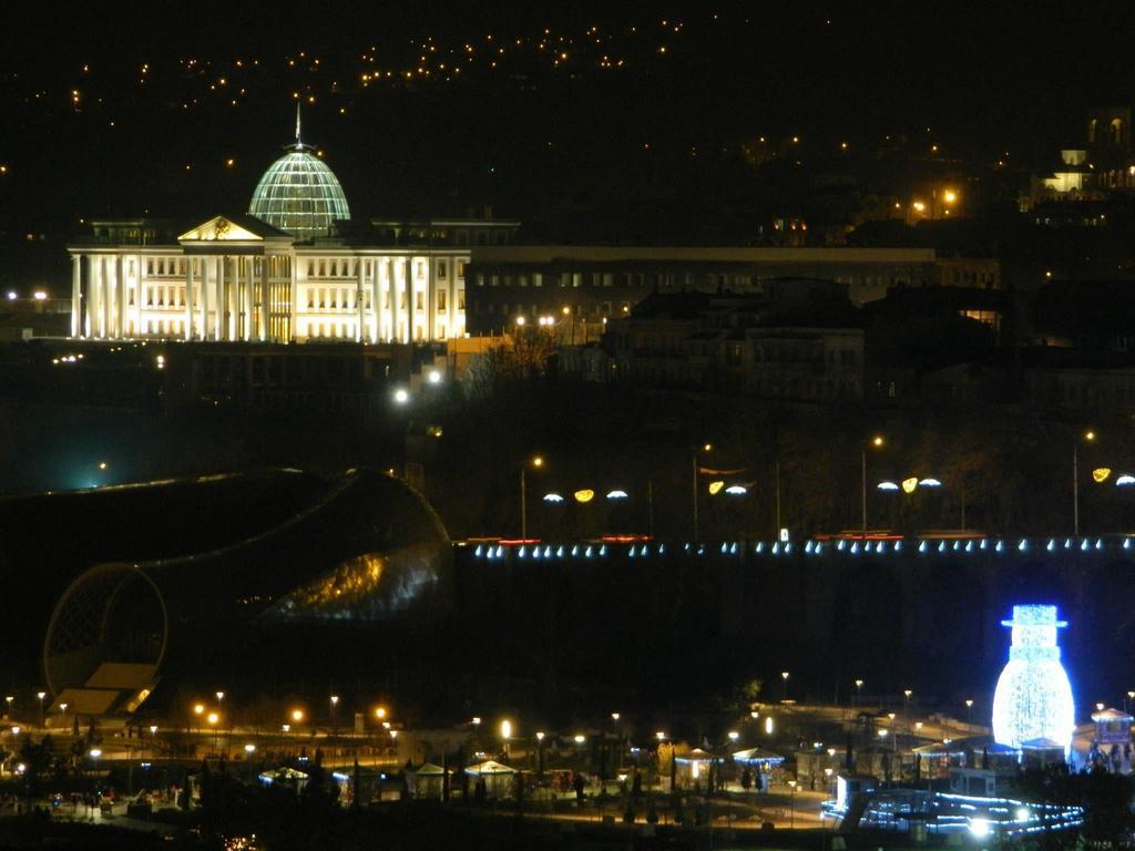 Hotel At Gomi 19 Tbilisi Exterior photo