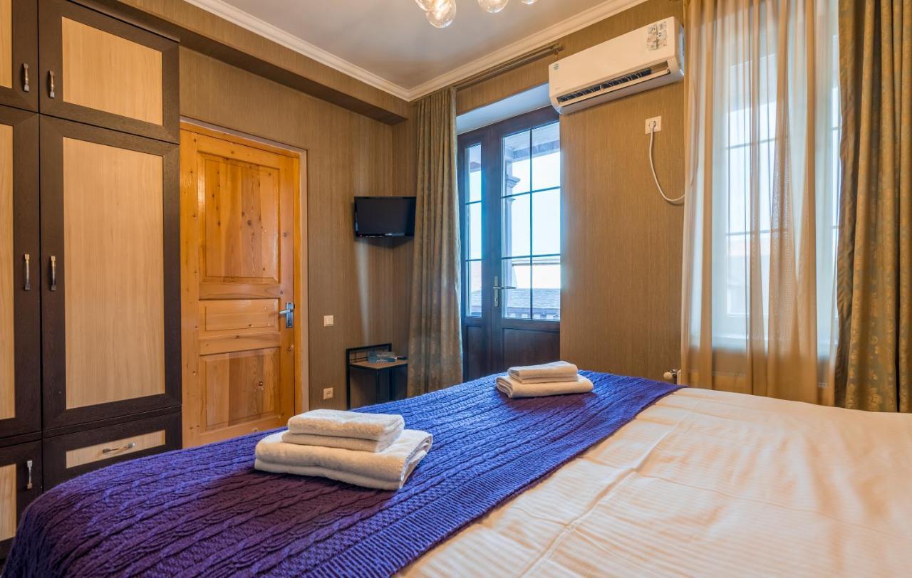 Hotel At Gomi 19 Tbilisi Exterior photo