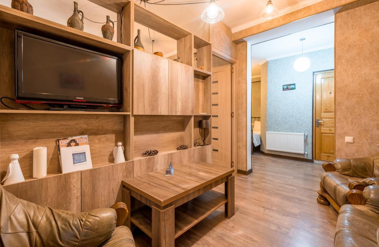 Hotel At Gomi 19 Tbilisi Exterior photo