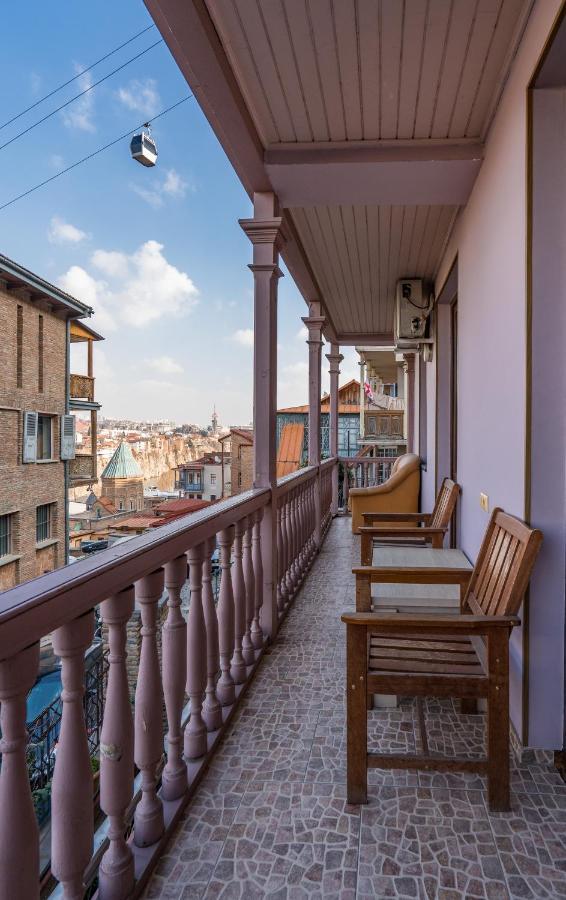 Hotel At Gomi 19 Tbilisi Exterior photo