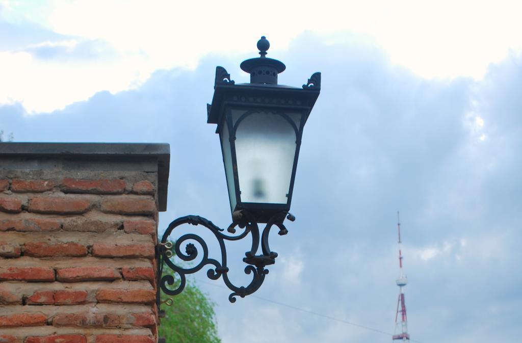 Hotel At Gomi 19 Tbilisi Exterior photo