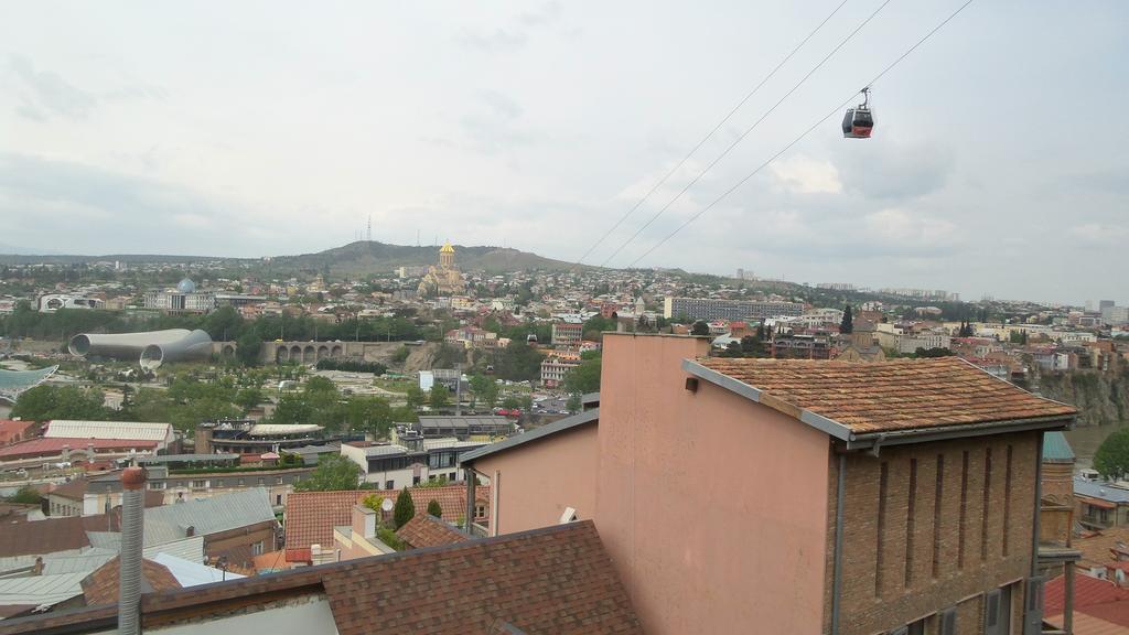 Hotel At Gomi 19 Tbilisi Exterior photo